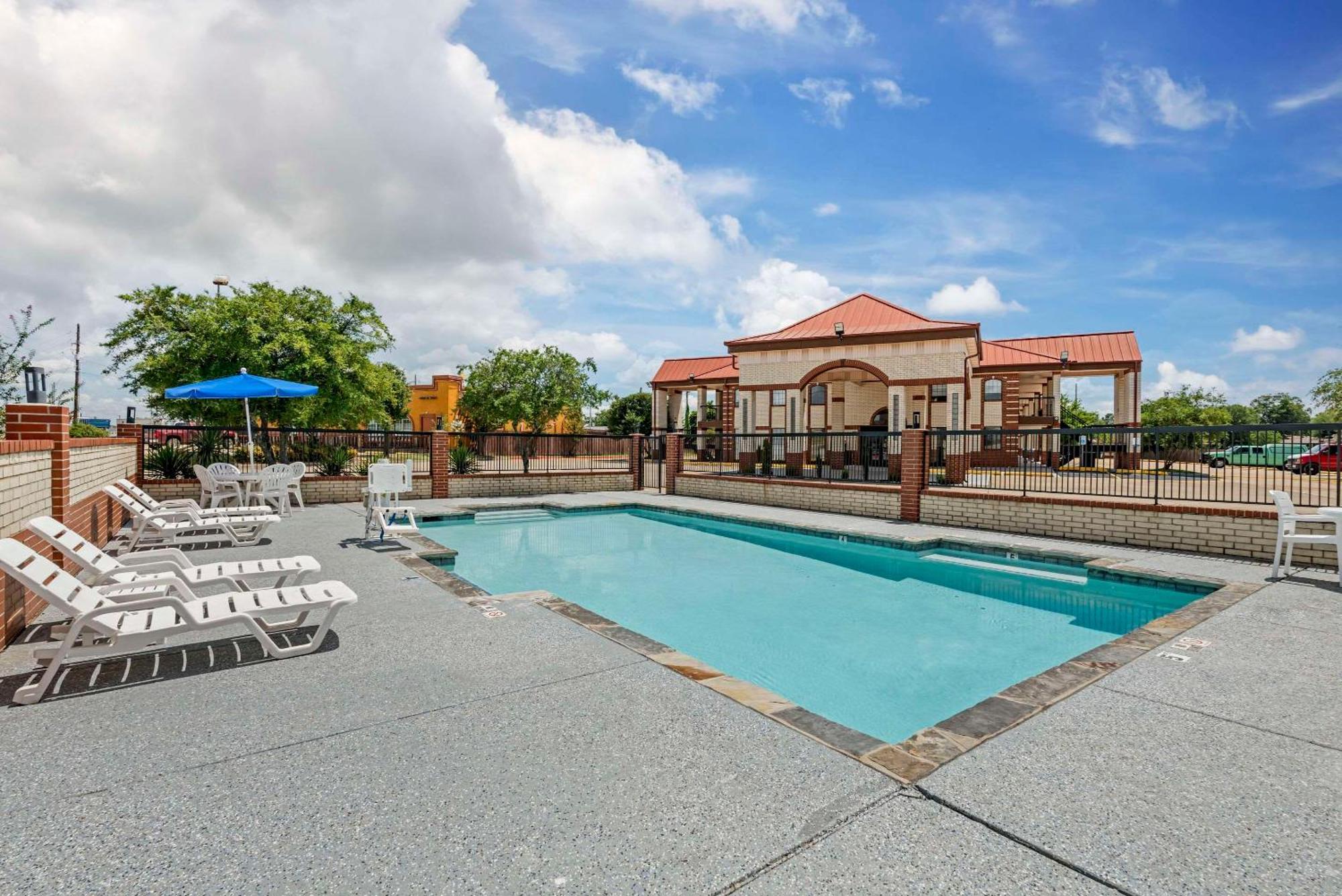 Quality Inn & Suites New Boston Εξωτερικό φωτογραφία