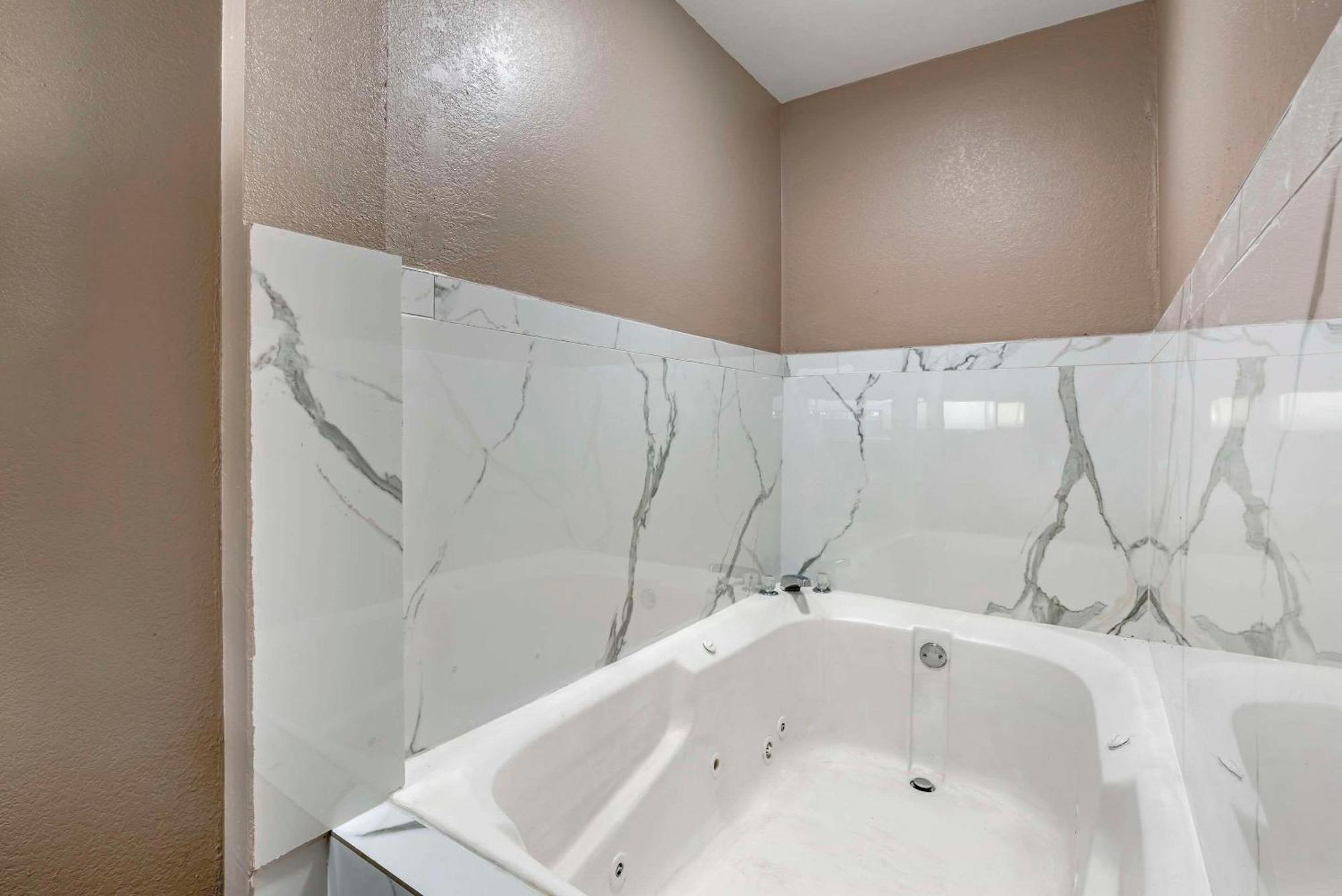 Quality Inn & Suites New Boston Εξωτερικό φωτογραφία