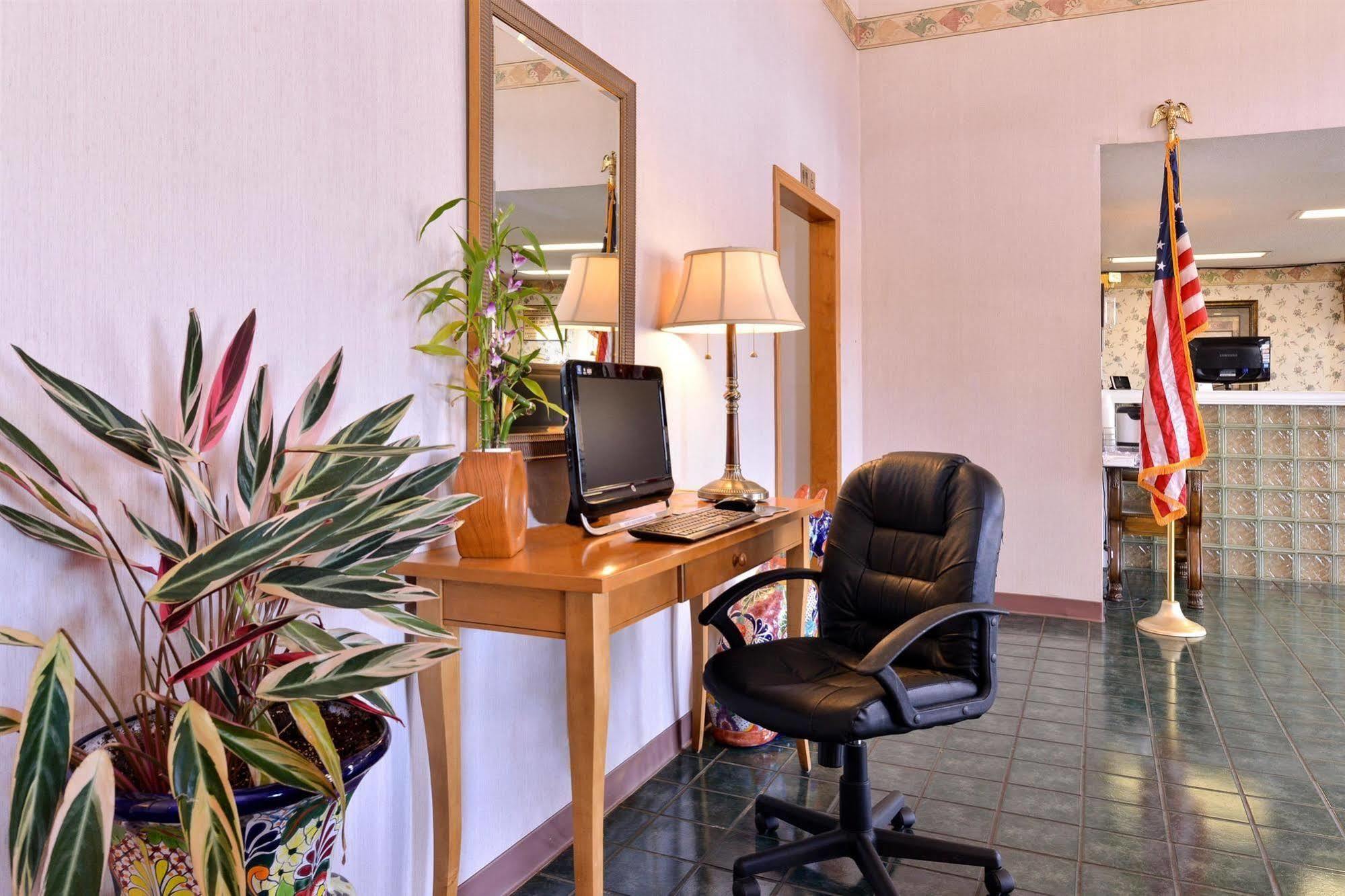 Quality Inn & Suites New Boston Εξωτερικό φωτογραφία